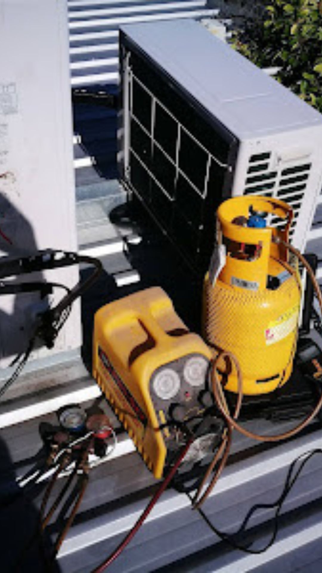 How does In Effect Electrical handle customer service?